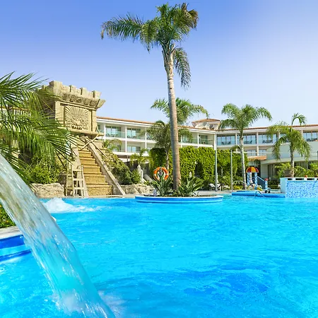 אתר נופש Olympic Lagoon 5*