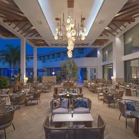 אתר נופש Olympic Lagoon Paphos