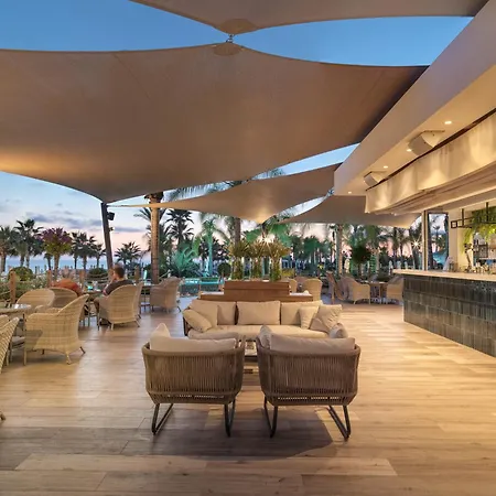 אתר נופש Olympic Lagoon 5*
