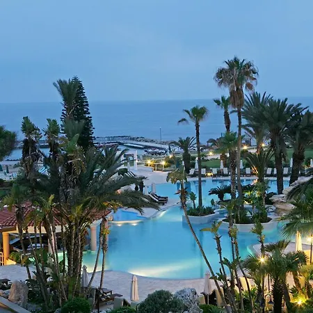 אתר נופש Olympic Lagoon 5*