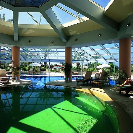 אתר נופש Olympic Lagoon 5*