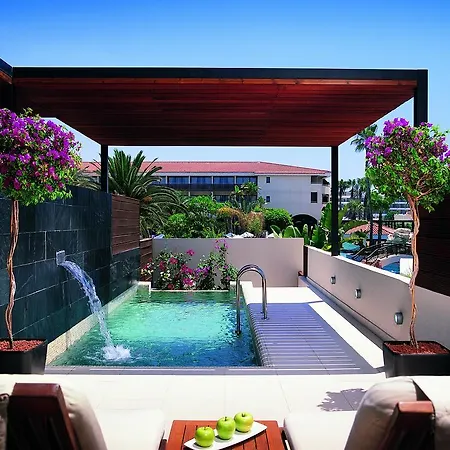 אתר נופש Olympic Lagoon 5*
