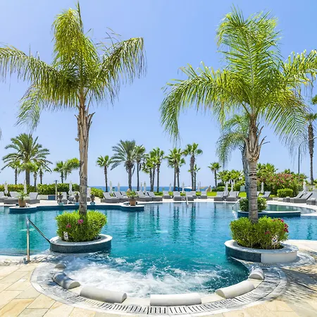Olympic Lagoon Station touristique 5*