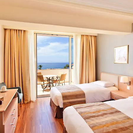 帕福斯奥运礁湖度假村 5* Paphos
